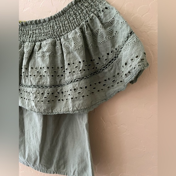 Off the shoulders tops bundle - Picture 2 of 4